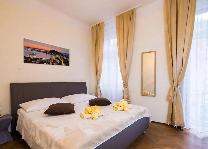 Riva Πανσιόν Σπλιτ