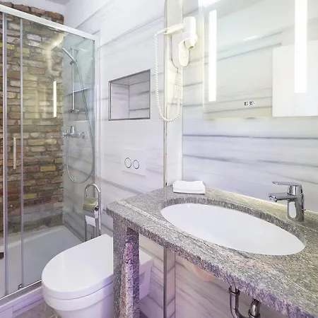 リーヴァ ルームズ