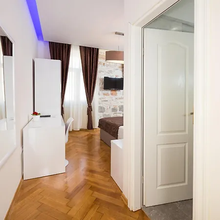Riva Guest house