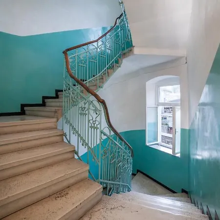 リーヴァ ルームズ 3*