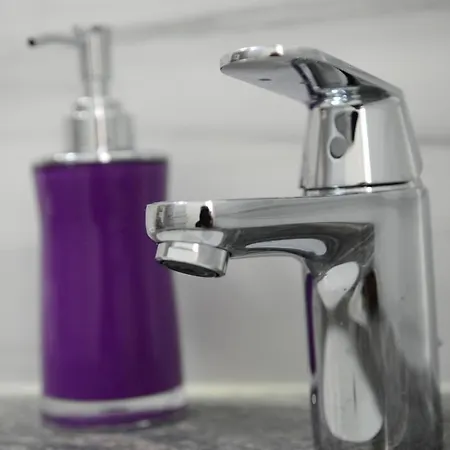 ゲストハウス リーヴァ ルームズ 3*